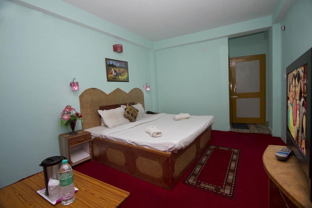 Hotel Ocean Inn Маналі Номер фото